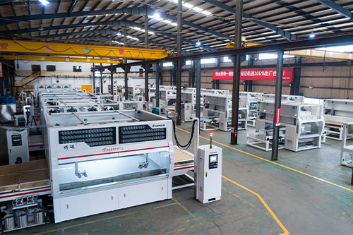 Automactic sparying machine