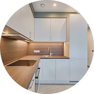 white-wooden-modular-kitchen-1643384