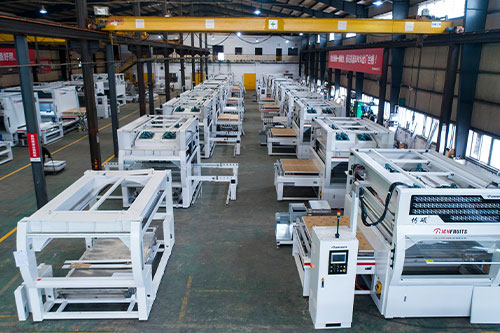 Automactic sparying machine