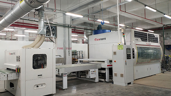 The working principle of automatic paint spraying machine