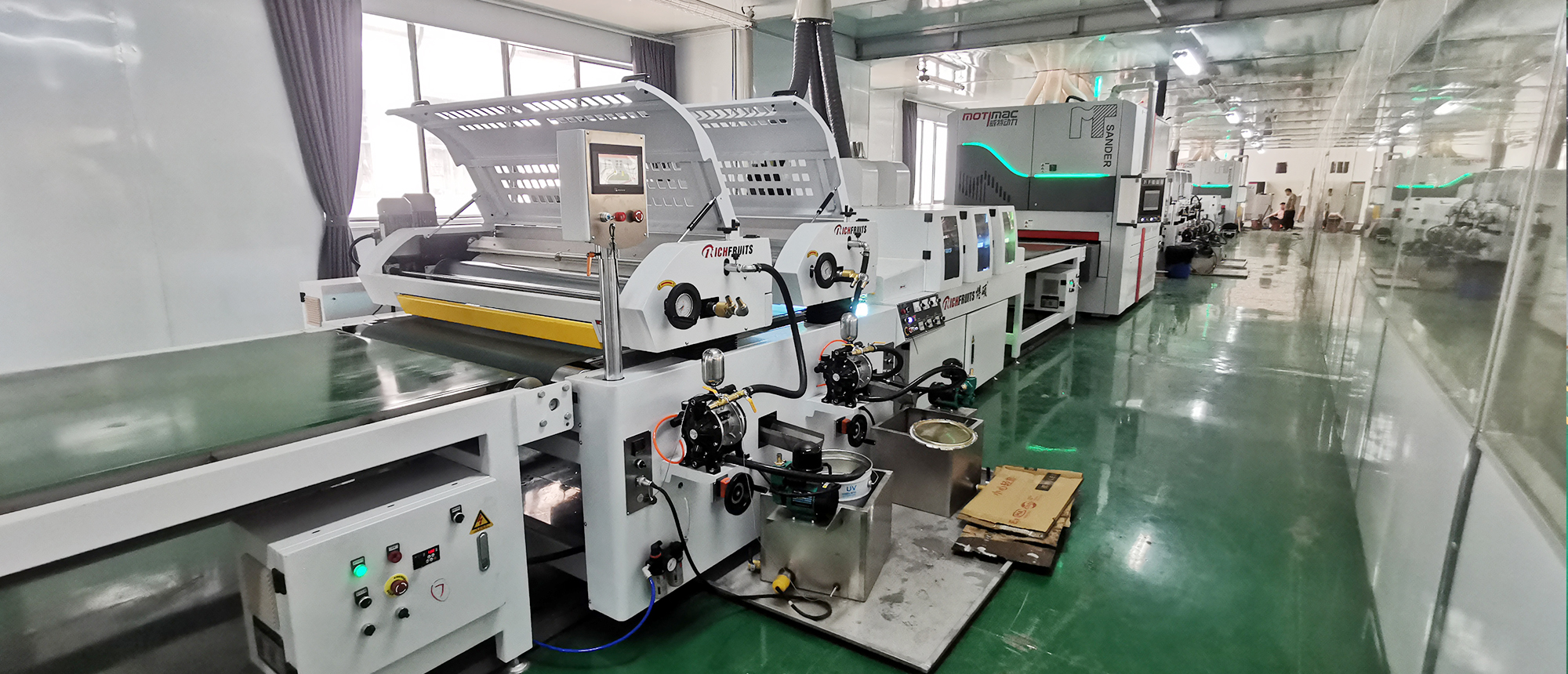 The kinds of coating equipment industry